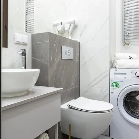 Urban Chic - Luxury Stay At Mennica Residence Warsaw *