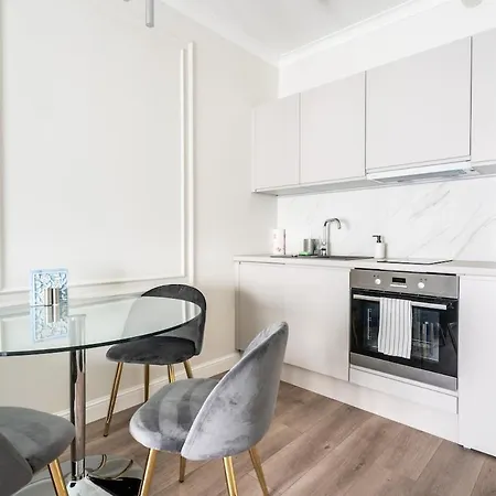 Urban Chic - Luxury Stay At Mennica Residence Warsaw * Warschau